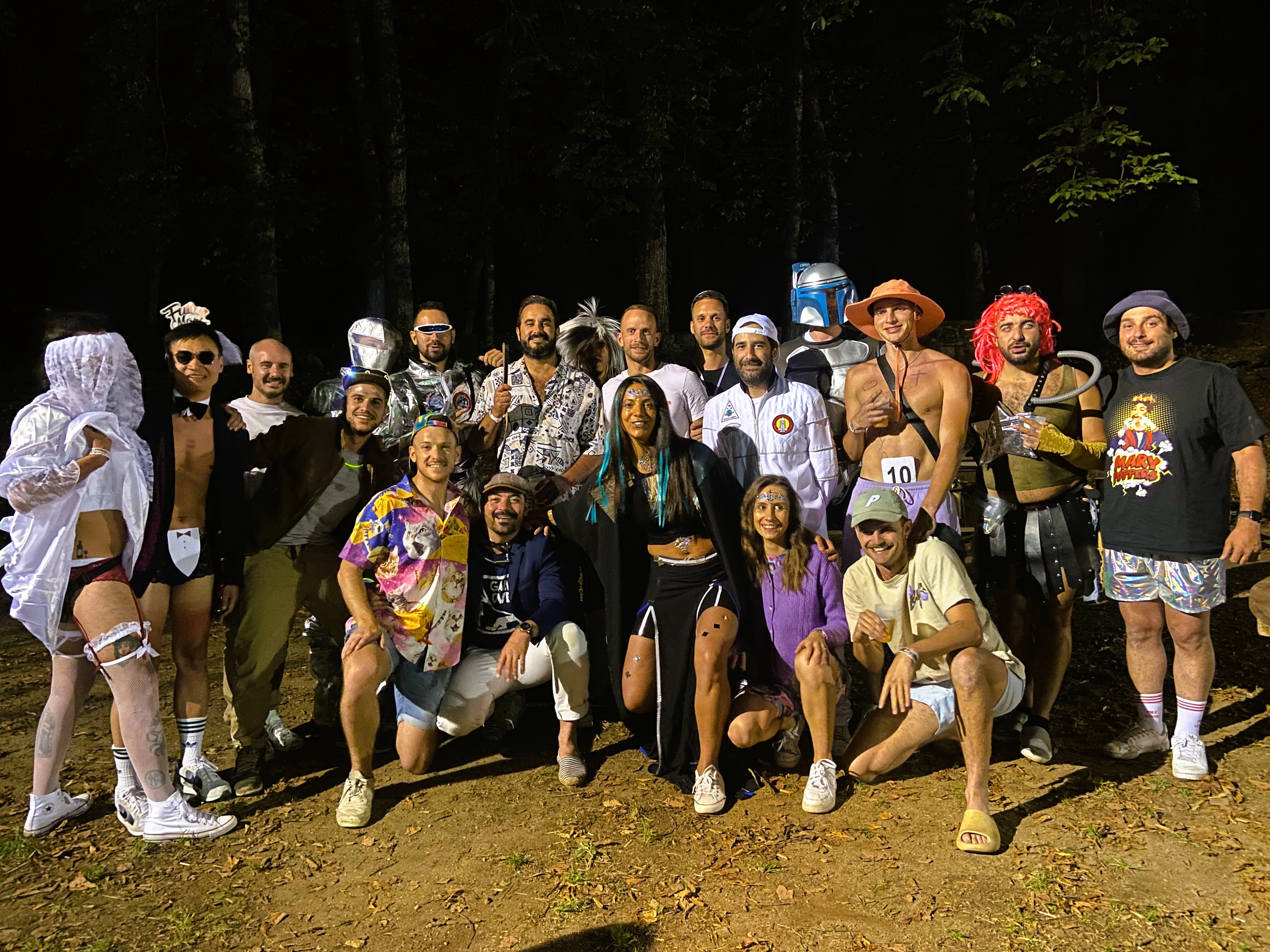 Artistes et DJ en performance live