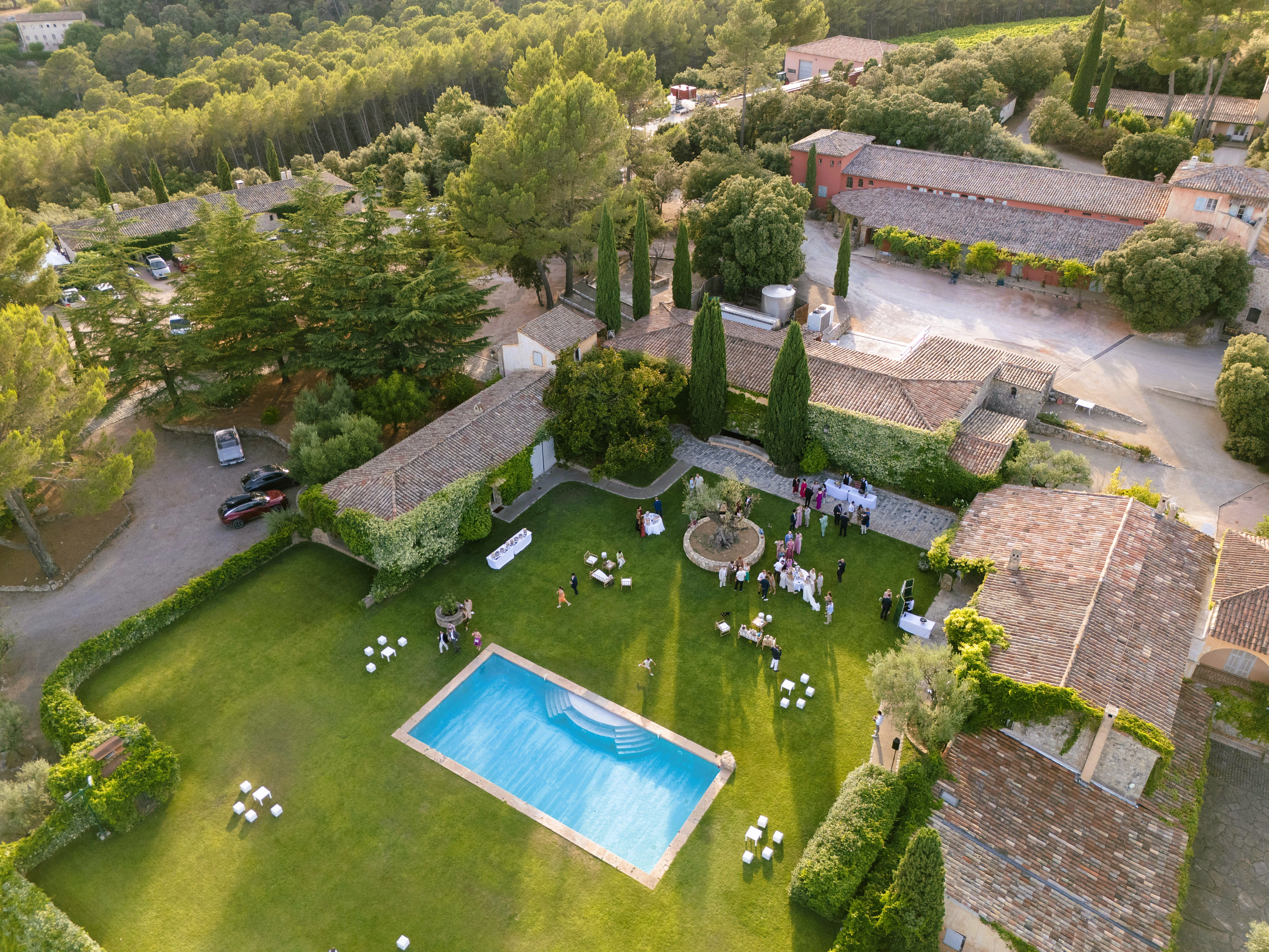 Team building EVJF créatif à Toulouse par AL events pour un week-end inoubliable